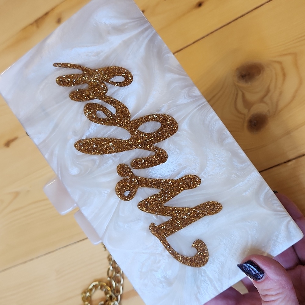 LULU NYC Wifey Acrylic Clutch Purse Gold Chain Strap - Picture 4 of 17